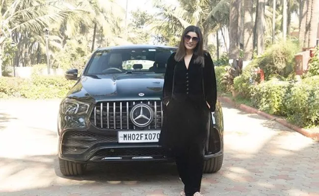 Sushmita Sen gifts herself Mercedes car worth RS 1.92 crore - Sakshi