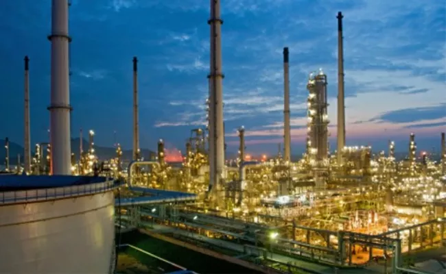 Hpcl To Operate Vizag Refinery At Expanded Capacity Of 15 Million Tonnes - Sakshi