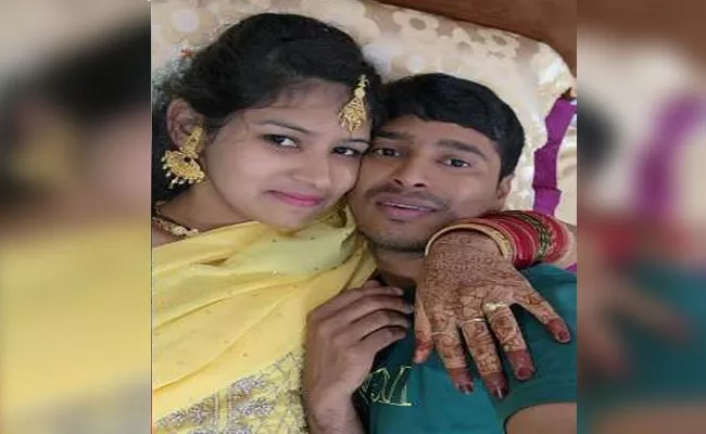 Bengaluru Man Arrested In Delhi For Killing His Wife - Sakshi