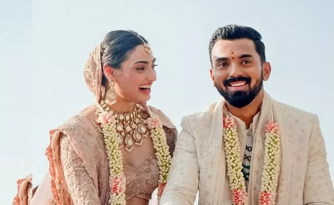 Athiya Shetty and KL Rahul first official wedding pics out In Social Media - Sakshi