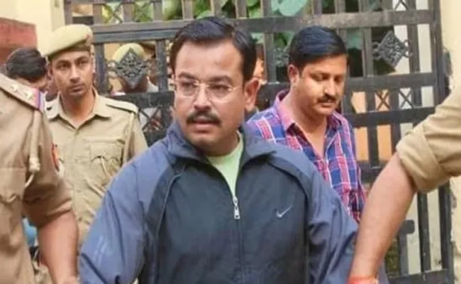 Supreme Court grants interim bail to Ashish Mishra - Sakshi