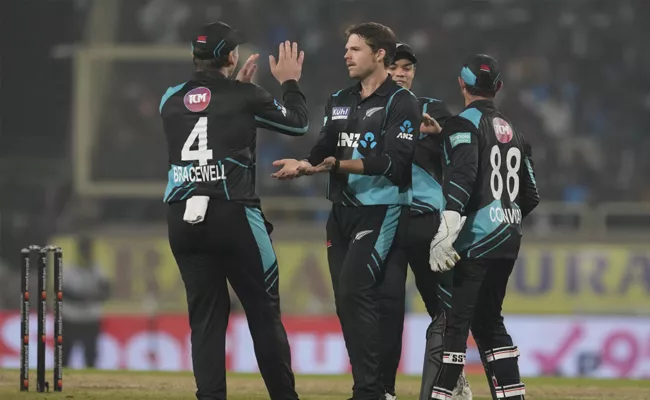 New Zeland Beat Team India By 21-Runs 1st T20 Match-Ranchi - Sakshi