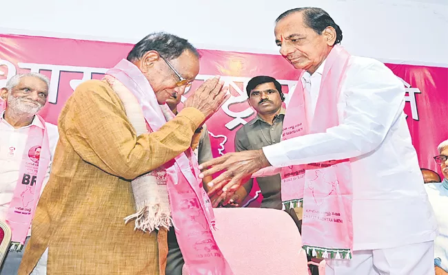 Ex Odisha CM Giridhar Gamang joins in KCR BRS Party - Sakshi