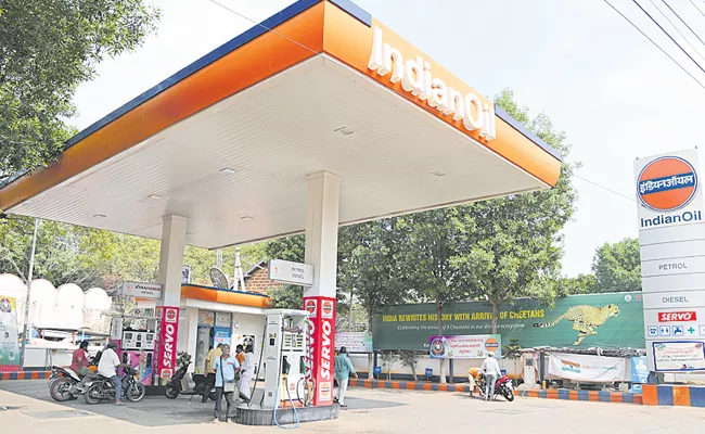 Petrol Bunk For Prisoners In Ongole Sales Over Rs 5 Lakh Per Day - Sakshi