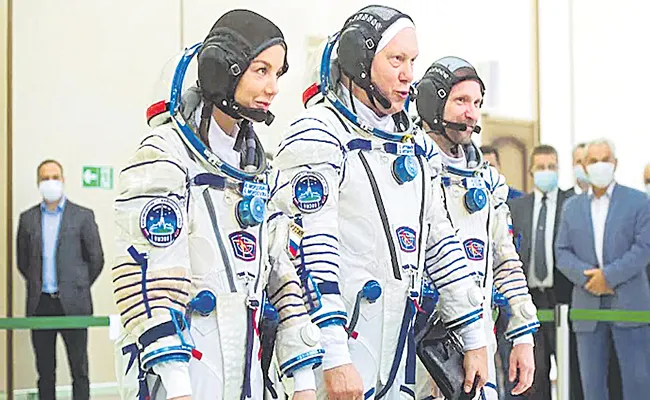 New trailer of Russian film The Challenge shot in International Space Station  - Sakshi