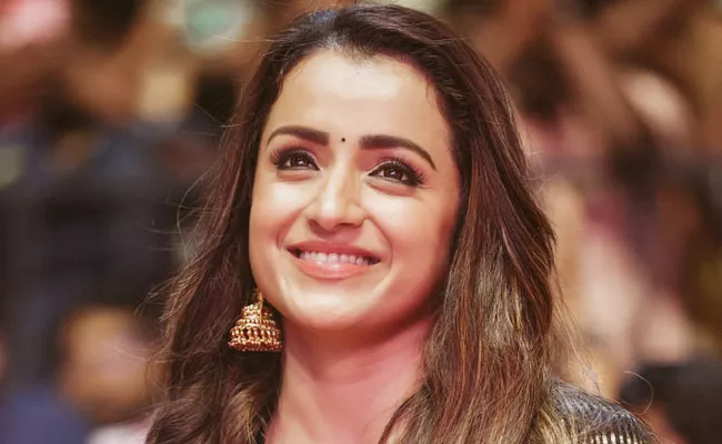 Is Trisha Plays Female Lead in Kamal Haasan, Mani Ratnam Upcoming Movie - Sakshi