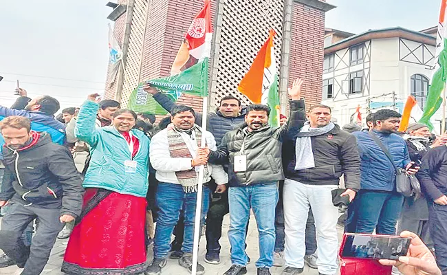 Telangana Congress Leaders In Srinagar Attend Rahul Gandhi Rally - Sakshi