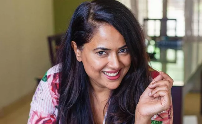 Sameera Reddy reveals she was asked to get Chest and Body Surgery - Sakshi