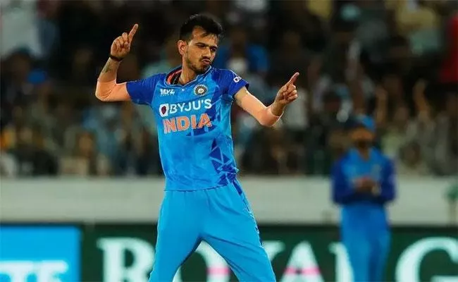 Yuzvendra Chahal breaks Bhuvneshwar Kumars record In T20s - Sakshi