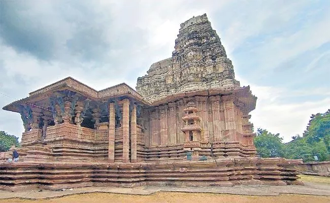 Warangal: Ramappa Temple Faces Threat from Singareni Open Cast Mining - Sakshi