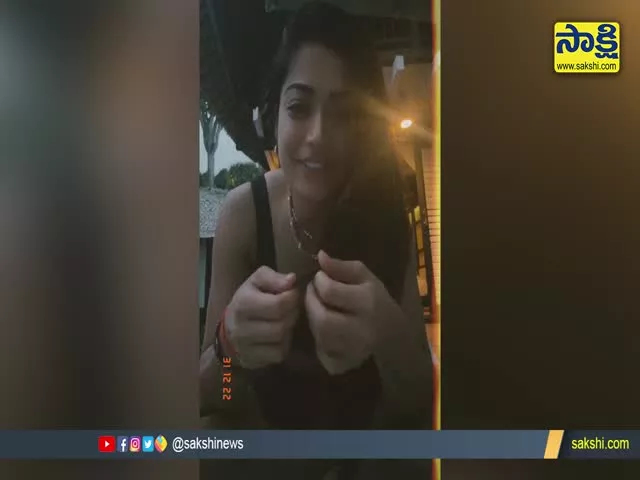 Fans Found Vijay Deverakonda Voice in Rashmika Live Video