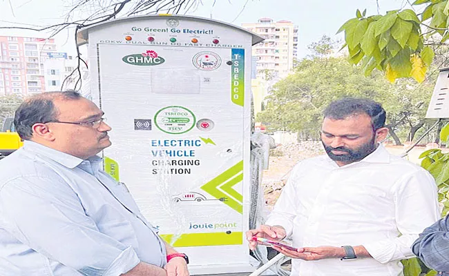 Tsredco Chairman Satish Reddy Says EV Charging Stations Across State - Sakshi