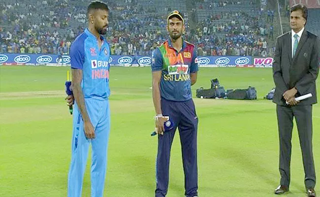 Ind vs Sl 2nd T20: India won the toss elected bowl First, Rahul Tripathi makes debut - Sakshi