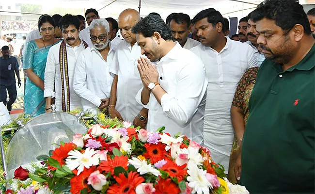 CM YS Jagan To Pay Tribute To Visakha Dairy Chairman Tulasi Rao - Sakshi