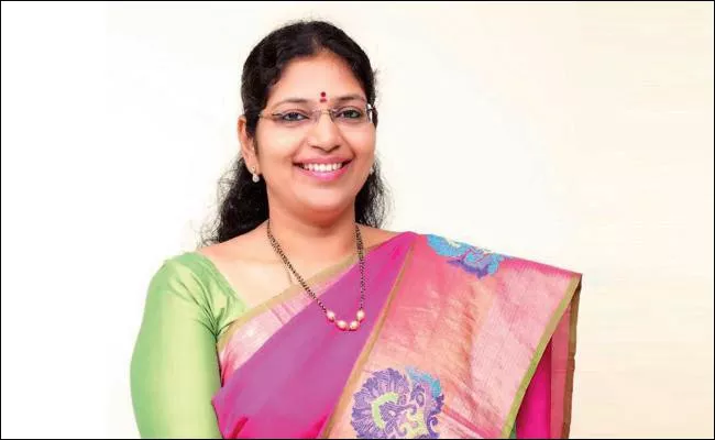 Varudu Kalyani Appointed As Working President Of YSRCP State Women Wing - Sakshi