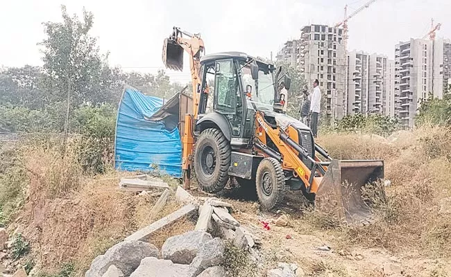 Occupiers Encroached Valuable lands KPHB Colony - Sakshi