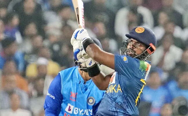 IND vs SL: Shanaka slams fifty as Sri Lanka end at 206/6 - Sakshi