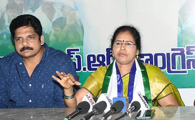 Ongole City Mayor Slams Gangada Sujatha Damacharla Janardhan - Sakshi