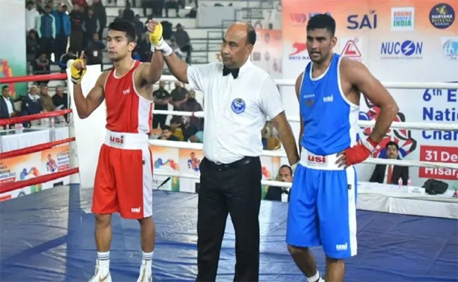 Mens National Boxing Championship: Shiva Thapa Beats Kaushik To Reach Final - Sakshi