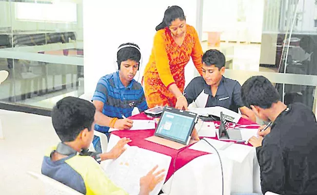 Pratham Education Trust Report Parents Spends More Amount Private Tuition - Sakshi