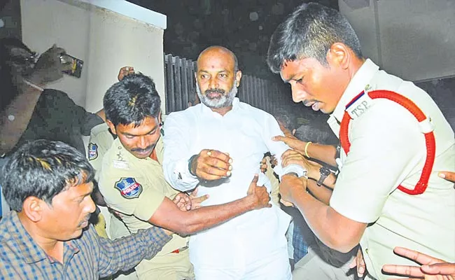 BJP State President Bandi Sanjay Kamareddy Visit Becomes-Intense Tension - Sakshi