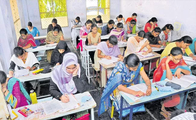 APPSC Conducting Group-1 Prelims Exam Today In Andhra Pradesh - Sakshi