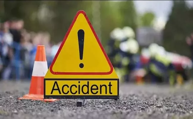 Car And Truck Collide In Punjab Few Dead - Sakshi