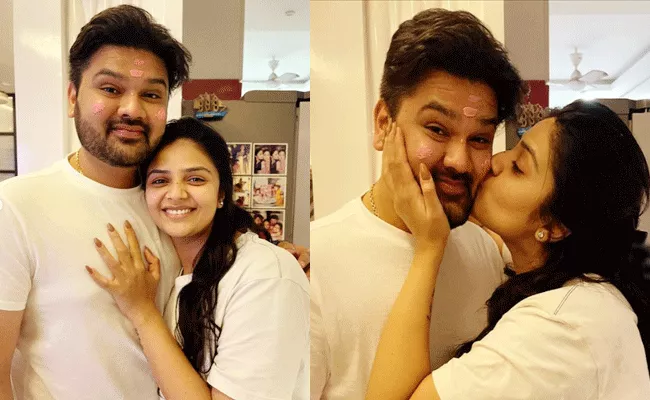 Anchor Sreemukhi instagram Celebrates Her Brother Sushruth Birthday - Sakshi