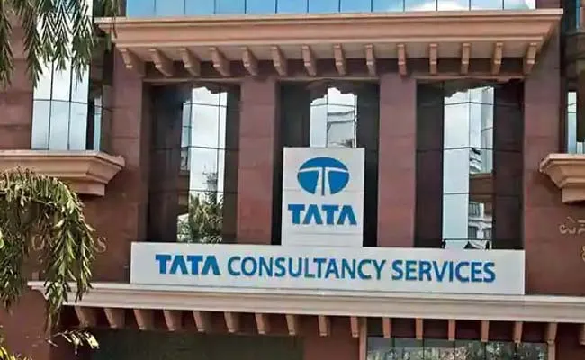 TCS revenue grows 5pc headcount declines first time in 10 quarters - Sakshi