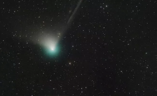 First sighting of green comet since Stone Age - Sakshi