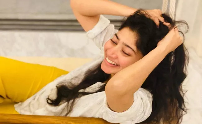 Sai Pallavi Says Smiles, Hope, Gratitude Is Important In Life - Sakshi