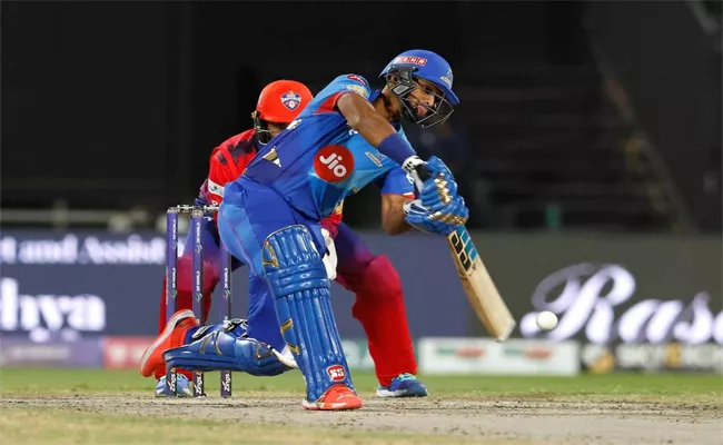 ILT20 2023: Pooran, Fletcher Power MI Emirates Into Qualifier 2 - Sakshi