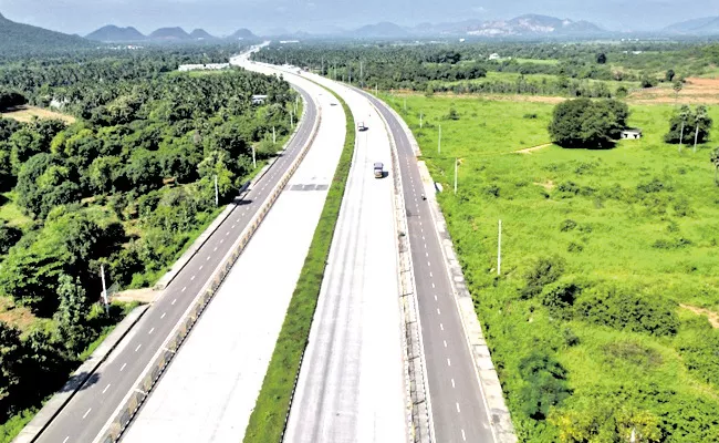 Anakapalli-Anandapuram six Line Road Will Be Completed Soon - Sakshi