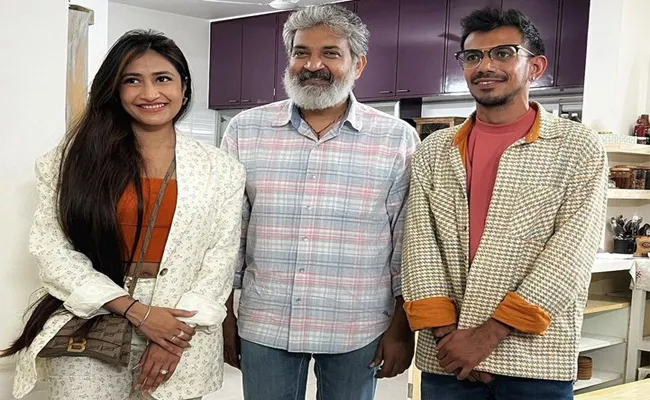 Chahal Met RRR Director Rajamouli At Formula E Racing - Sakshi