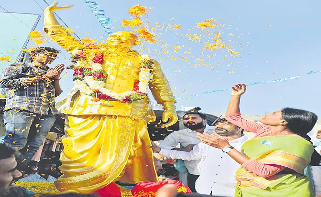 YSRTP YS Sharmila Padyatra Held At Jangaon - Sakshi