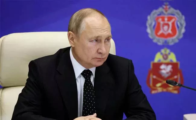 Vladimir Putin Ally Calls For Attack On British Parliament - Sakshi