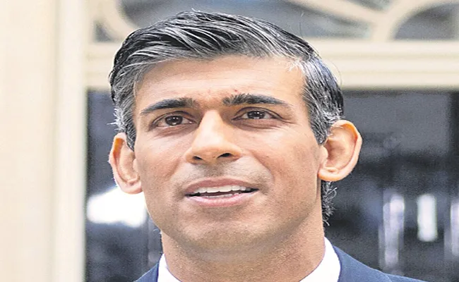 UK ready to defend against spy balloons Says Rishi Sunak - Sakshi