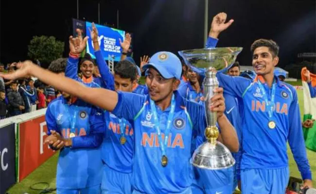 Shubman Gill, Prithvi Shaw Secrets Revealed On Valentines Day 2023 - Sakshi