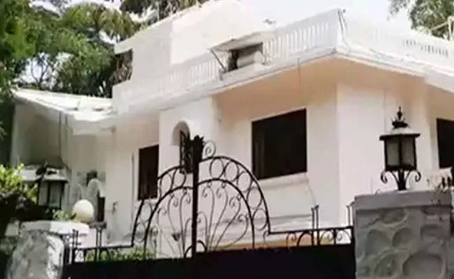 Legendary Actor Raj Kapoor iconic bungalow goes to Godrej Properties - Sakshi