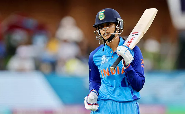 Smriti Mandhana Hits 50 Runs But Team India Lost Match To England - Sakshi