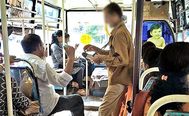 Karnataka Man Goes Court For Not Getting Rs 1 Change Bmtc Bus - Sakshi