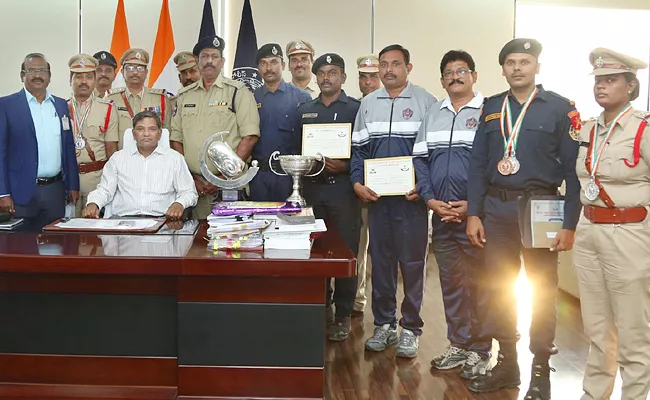 AP DGP Rajendranath Reddy Congratulates Police Officers Best Performance - Sakshi