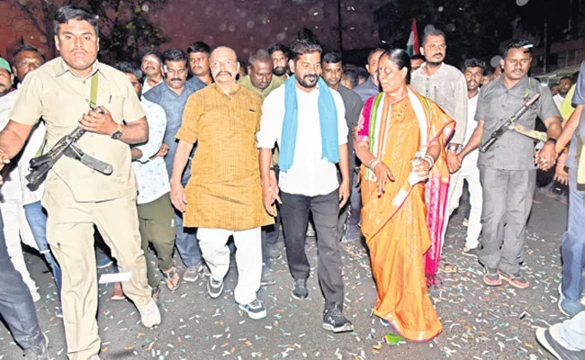 Konda Surekha Ready To Contest Against Errabelli Dayakar Rao - Sakshi