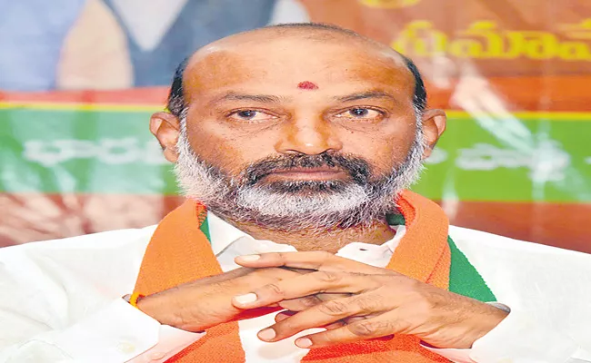 BJP Chief Bandi Sanjay Letter To CM KCR Over Language Pandits - Sakshi