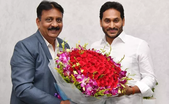 New Appointed Universities VCs Meet CM Jagan In AP - Sakshi