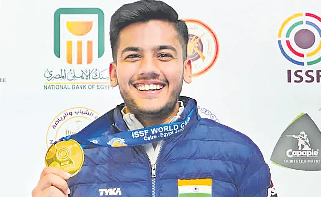 Gold for Pratap Singh - Sakshi