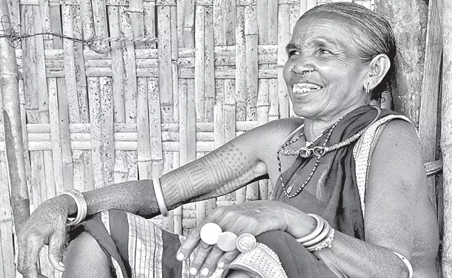 Telangana Adivasi Women Culture Traditional Tattoo Art - Sakshi