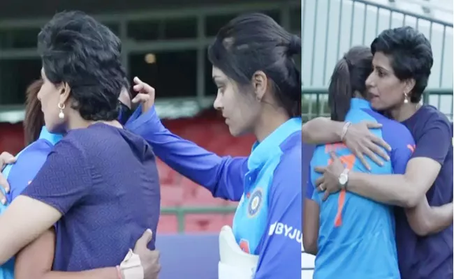 T20 WC 2023: Harmanpreet Burst Into Tears Anjum Consoled Her Viral - Sakshi