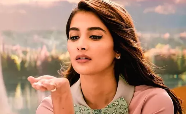 Pooja Hegde To Play Female Lead In Paiyaa Sequel - Sakshi