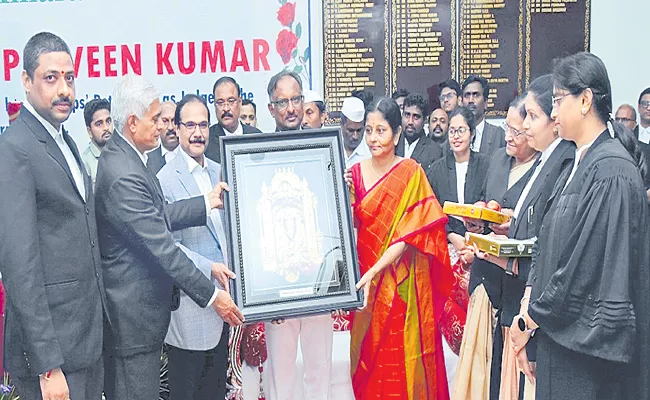 Grand Farewell to Justice Praveen Kumar - Sakshi